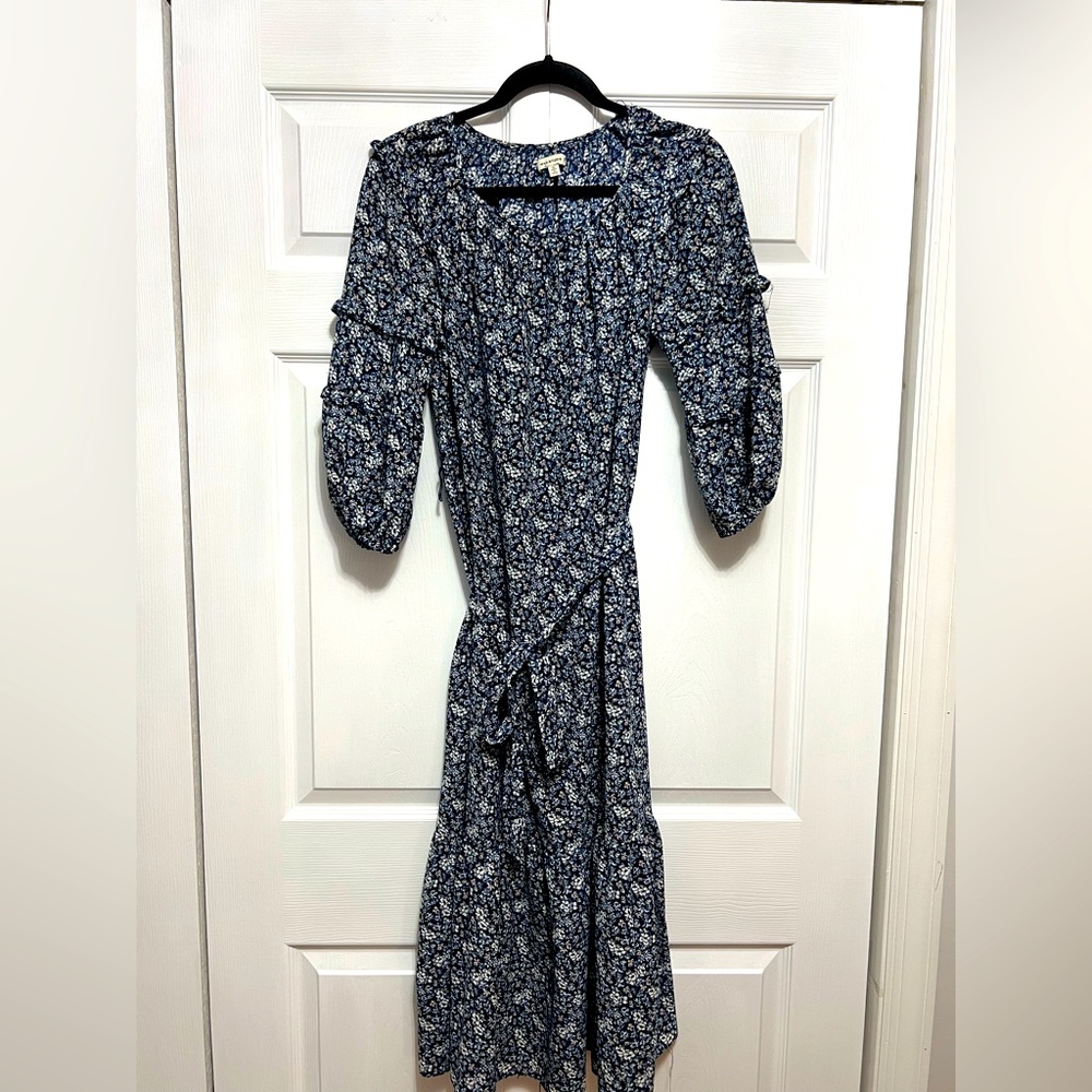 Max studio blue floral maxi dress with a belt! Worn once!